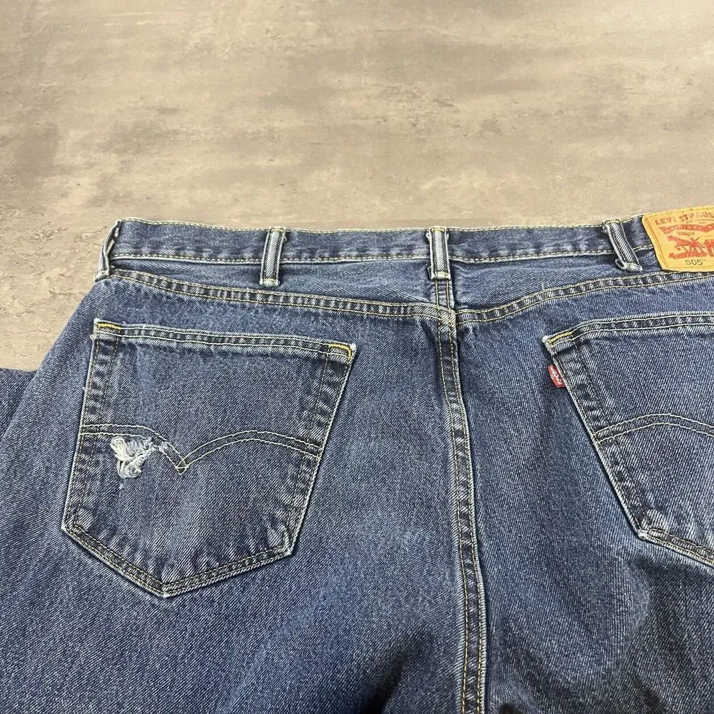 Levi's 505 Blue Jeans 38x34 Fit 38x33 Faded Denim Regular‎ Straight Fit Medium